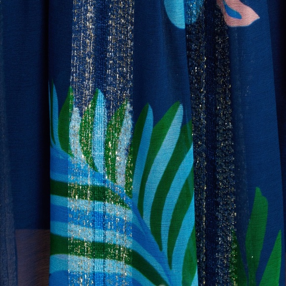 Adele Metallic Long Sleeve Midi Dress
CIEBON - Picture 12 of 12